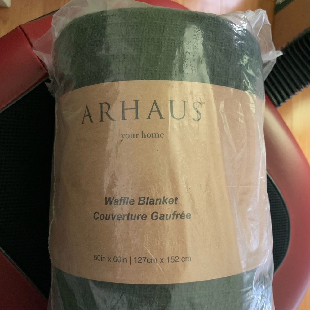 NWT Arhaus Cotton Waffle Knit Throw Blanket - Picture 3 of 3